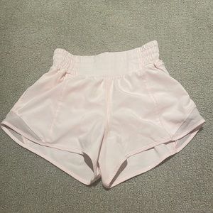 Lululemon strawberry milkshake high rise 2.5 inch hotty hot shorts
